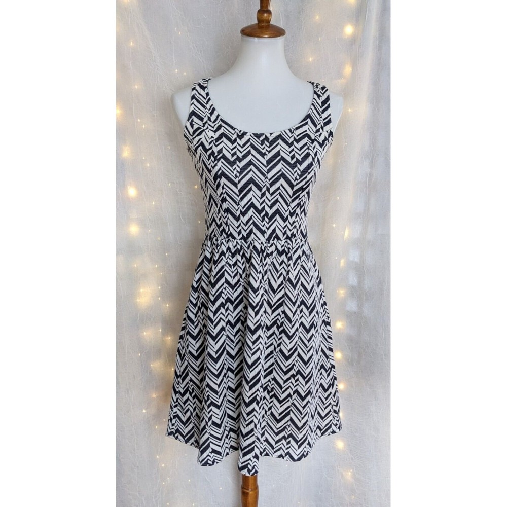 Anthropologie Maeve XS X-Small Black White Geometric Dress Textured Fit Flare